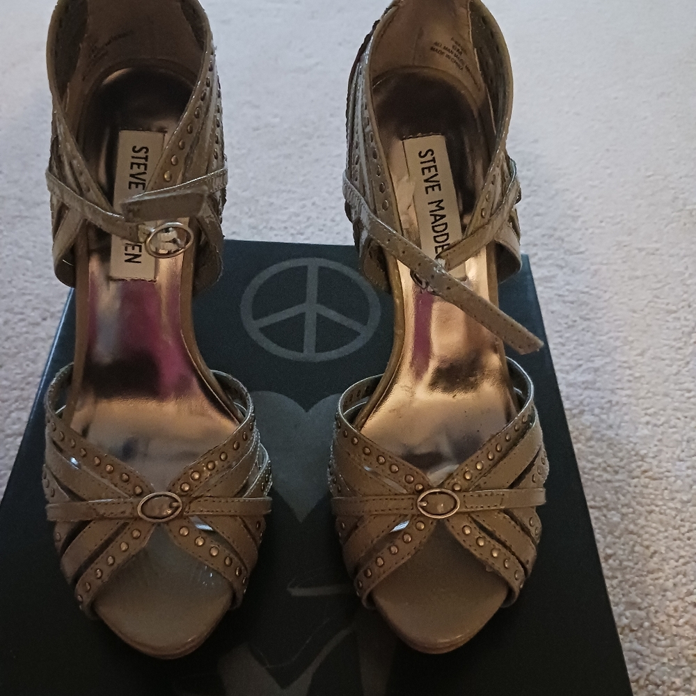 Steve Madden Grey Heels
